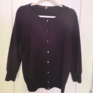 Navy blue cardigan in a soft rayon stretch blend. Size L. Great condition!